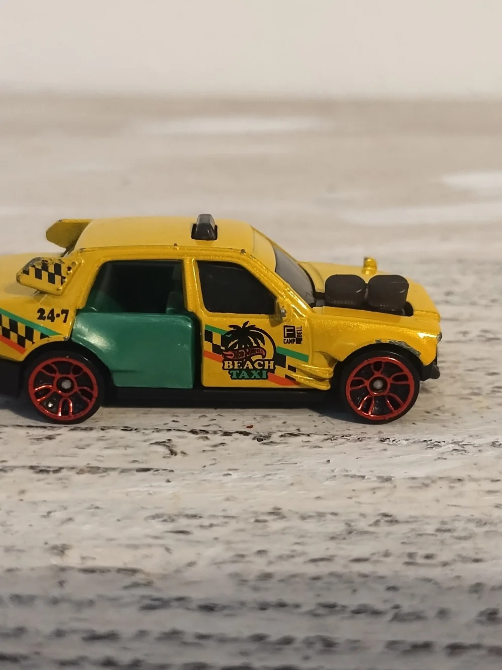 HW GETAWAYS Exclusive Time attaxi yellow beach taxi loose Hot Wheels die cast